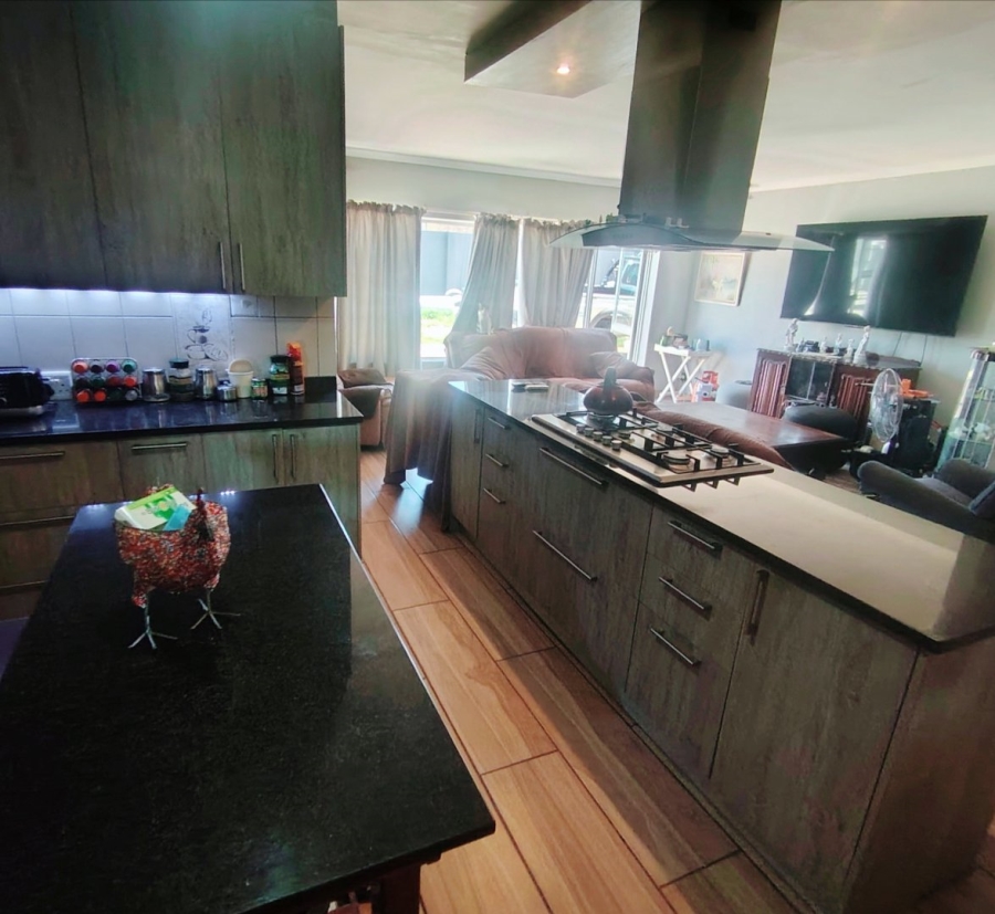 3 Bedroom Property for Sale in Kabega Park Eastern Cape